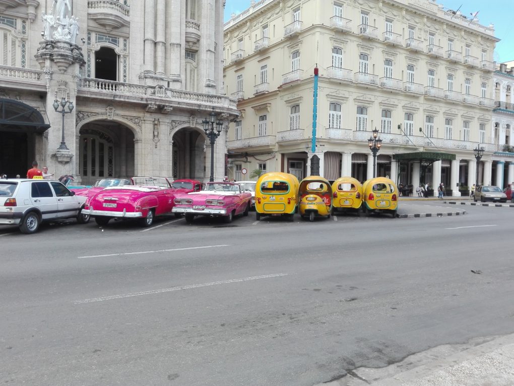 Tour in auto epoca a Cuba